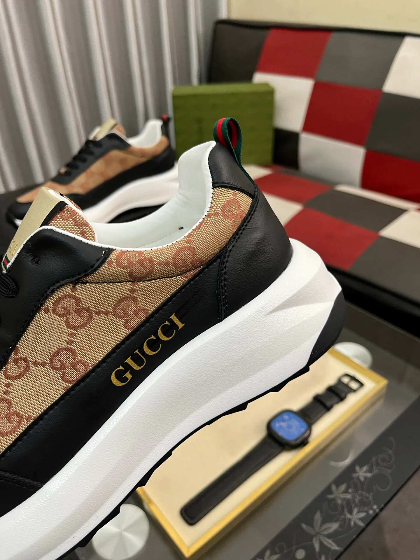 Men's Men's Shoes💰440⌚️⌚️【GUCCI】Gucci men's latest white shoe series casual shoes! The official website is built 1:1. Upper: Made of imported cowhide, with electric embroidery ➕Inner lining: Made of high-quality first-layer pigskin, soft and comfortable. Picky material selection and exquisite workmanship give you the best enjoyment. Size: 38-444️⃣Colors available